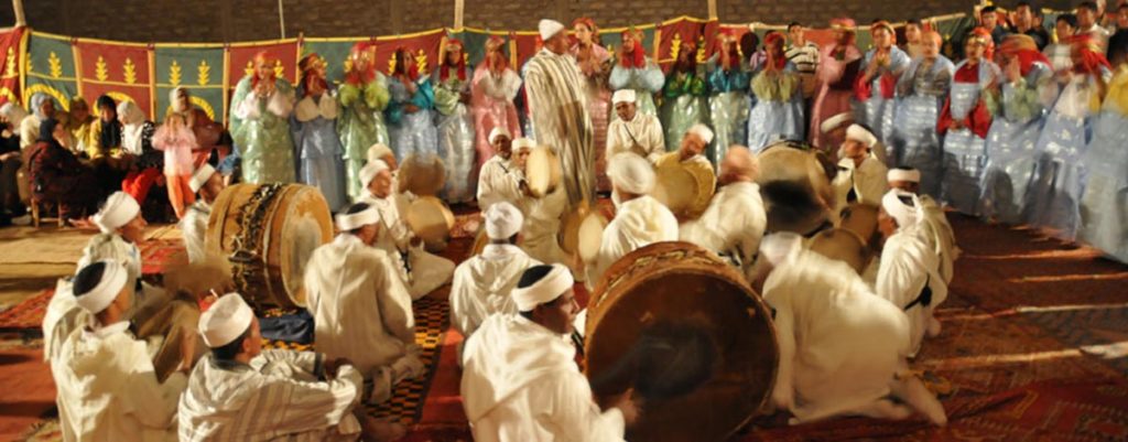 Troupe Ahwach au festival d'Ouarzazate