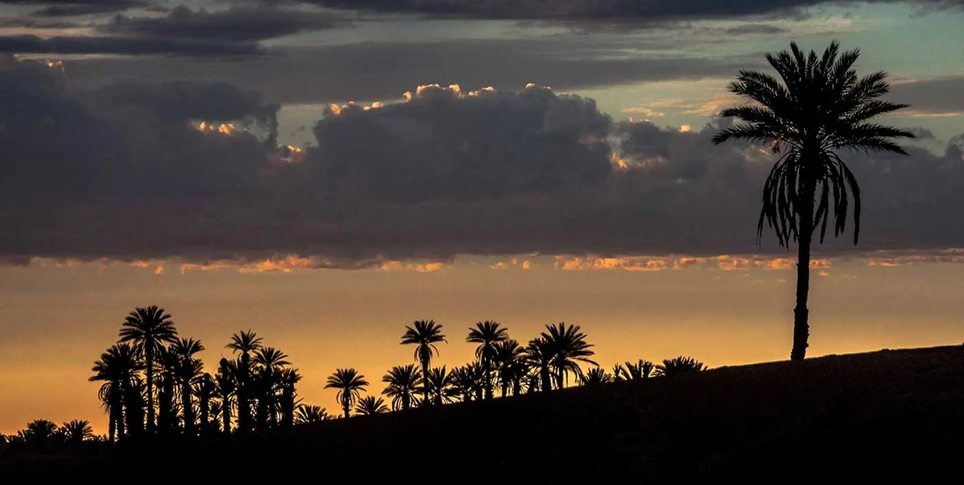 Nuages sur le désert du Maroc - Par A. Azizi