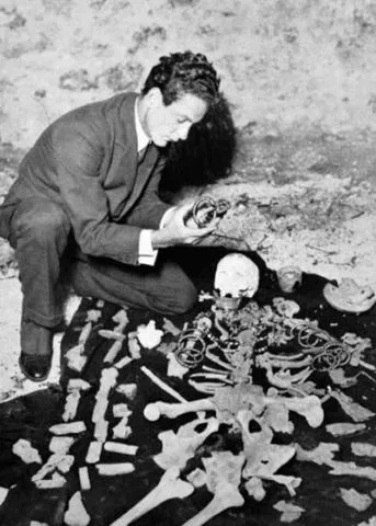 Remains attributed to Tin Hinan – 1926