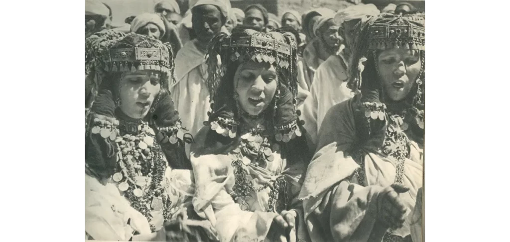Les femmes d'ahwach Ouarzazate - Source : www.ouarzazate-1928-1956.fr