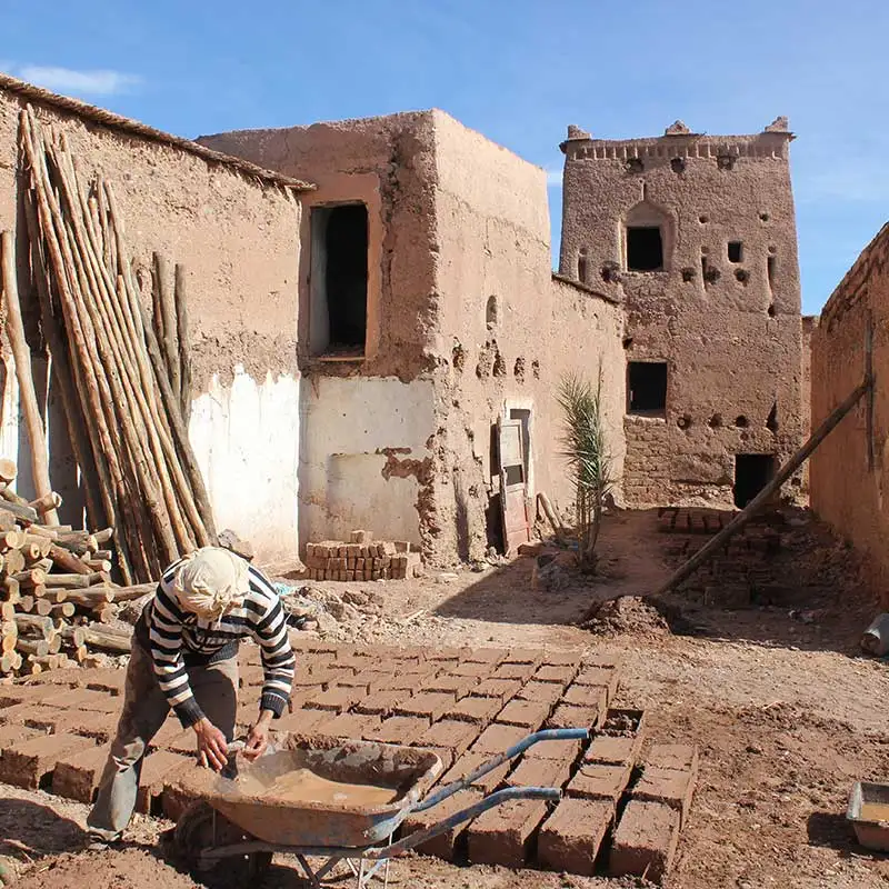Casbah de Taourirte - Fabrication de briques en terre