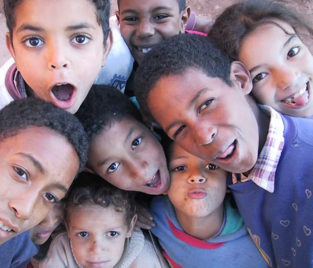Groupe d'enfants de Taourirte à Ouarzazate, vers 2000
