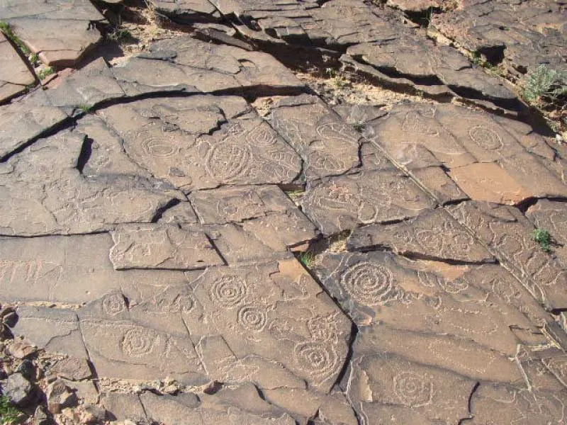 Rock engravings at the Inaoun site in the Akka Valley
Source: prehistoire-du-maroc.com