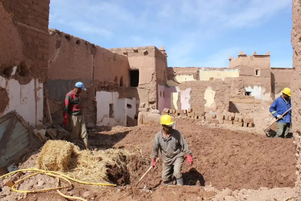 Preparation of earth for coating the walls in the Stara neighbourhood, Kasbah of Taourirt, Ouarzazate, May 2014. Photo: sudestmaroc.com.